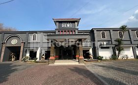 Hotel Dewi near GOR Merdeka Jombang Mitra RedDoorz